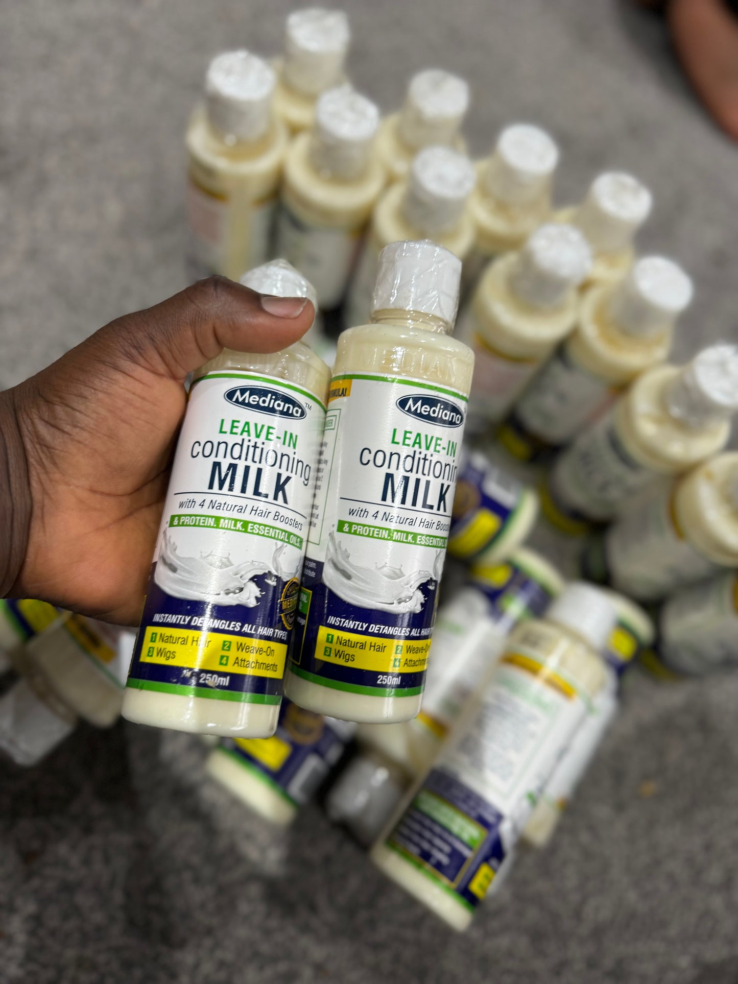 Leave-in conditioning milk for Curly Hair Maintenance