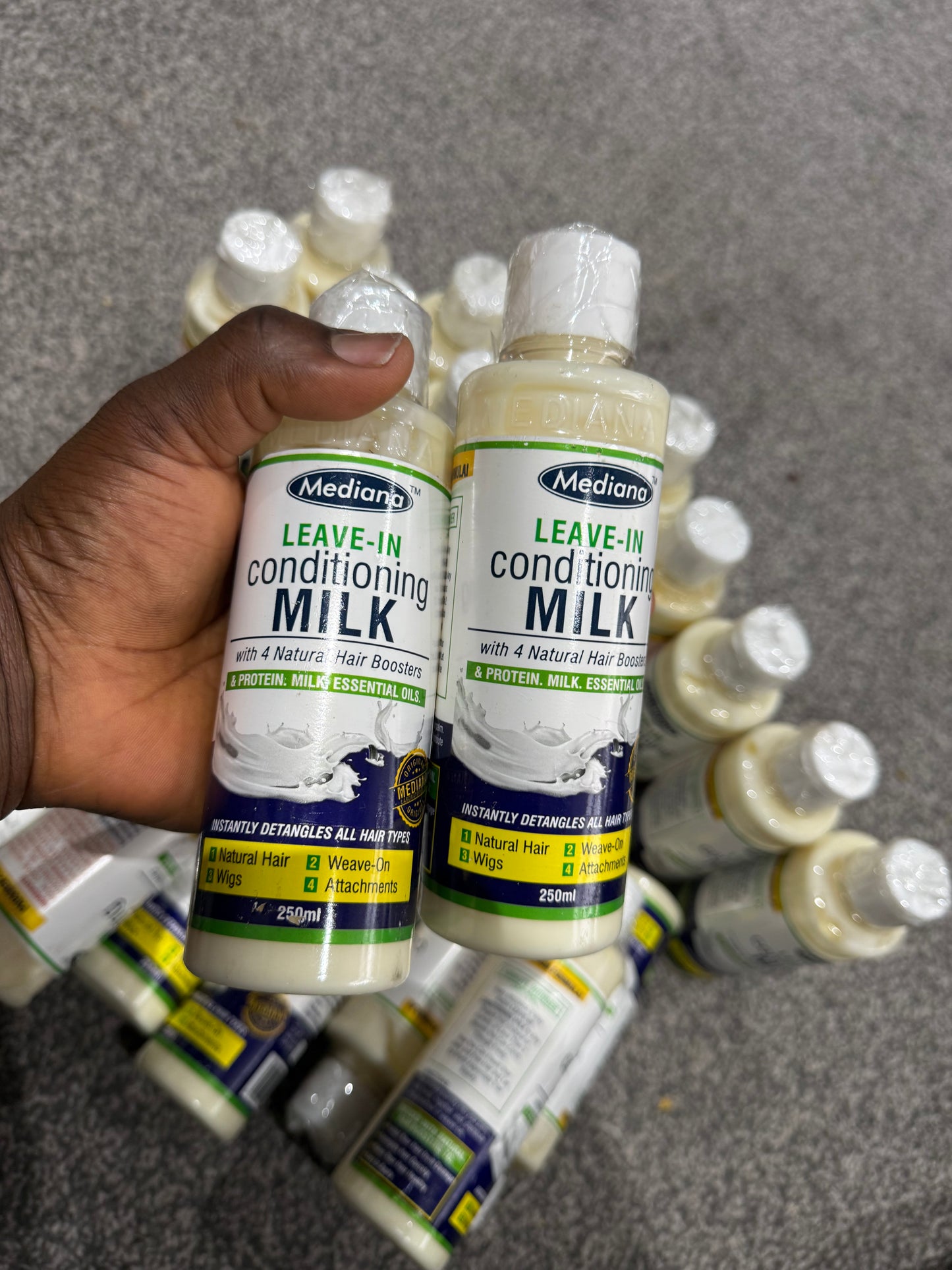 Leave-in conditioning milk for Curly Hair Maintenance