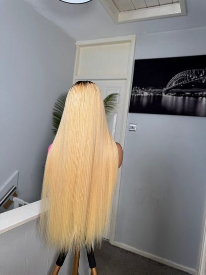 VANILLA LUXE ✨✨ -DONOR BLONDE WITH BROWN ROOT