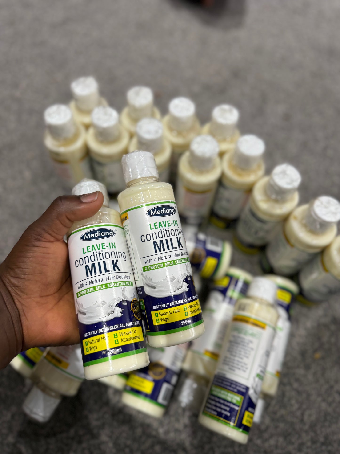 Leave-in conditioning milk for Curly Hair Maintenance