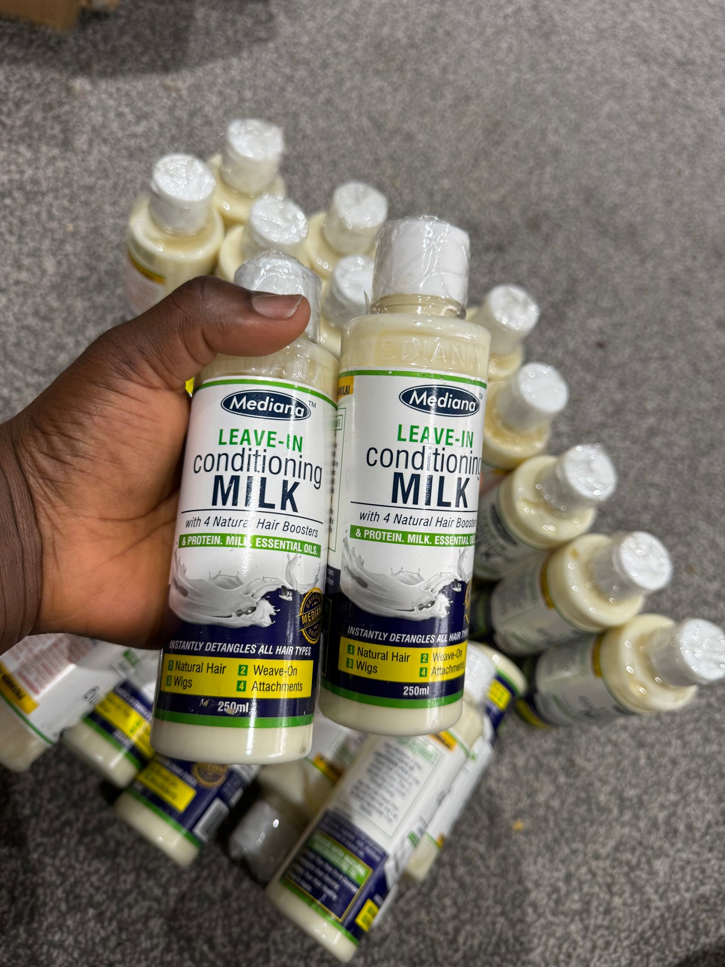 Leave-in conditioning milk for Curly Hair Maintenance