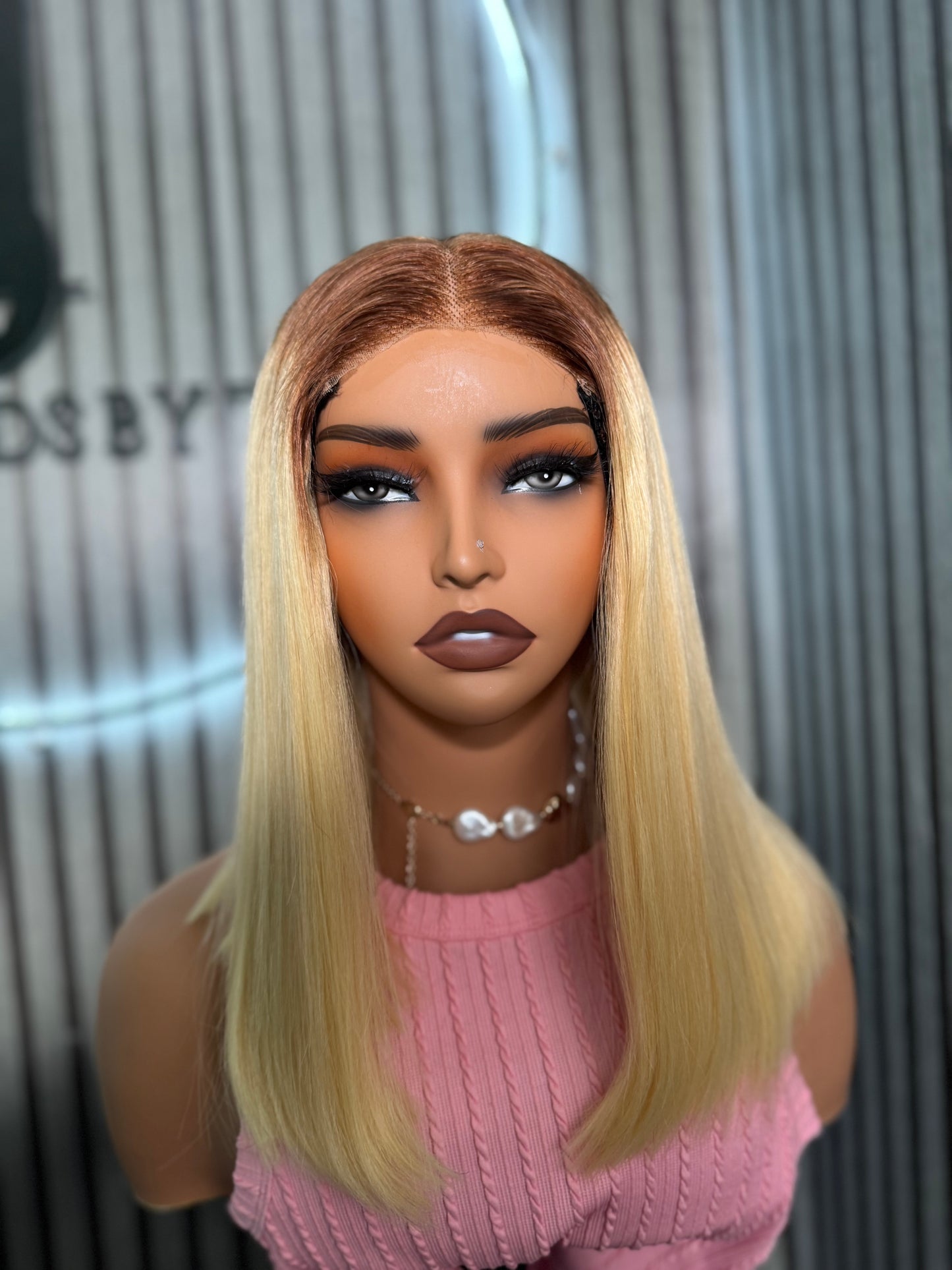 Sisi blonde wig